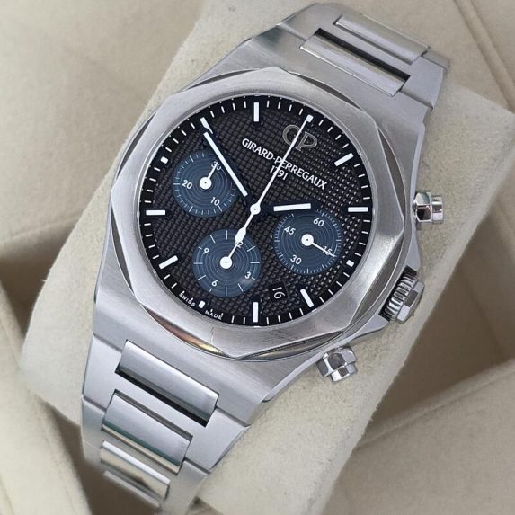 Girard Perregaux Laureato Chronograph 81020-11-631-11A