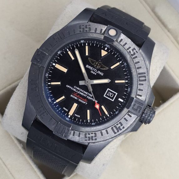 Breitling Avenger Blackbird V17310101B1W1