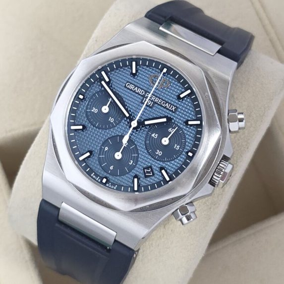 Girard Perregaux Laureato Chronograph 81020-11-431-BB4A