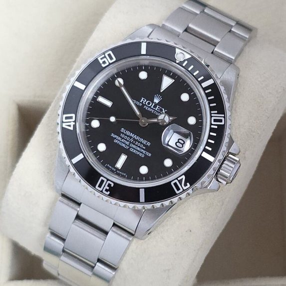 Rolex Submariner Date 16800