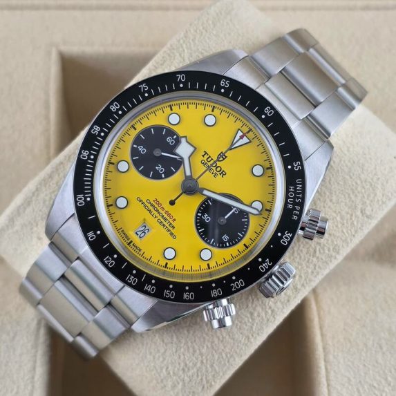 Tudor Black Bay Chrono 39 Bumblebee 2026 Unworn