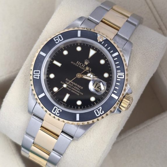 Rolex Submariner Date 16613 Swiss Only