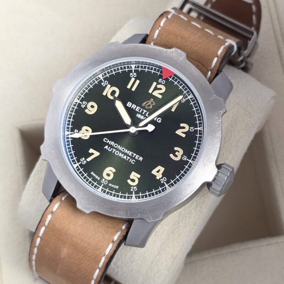 Breitling Aviator 8 SUPER 8 B20 Automatic 46 EB2040101L1X1