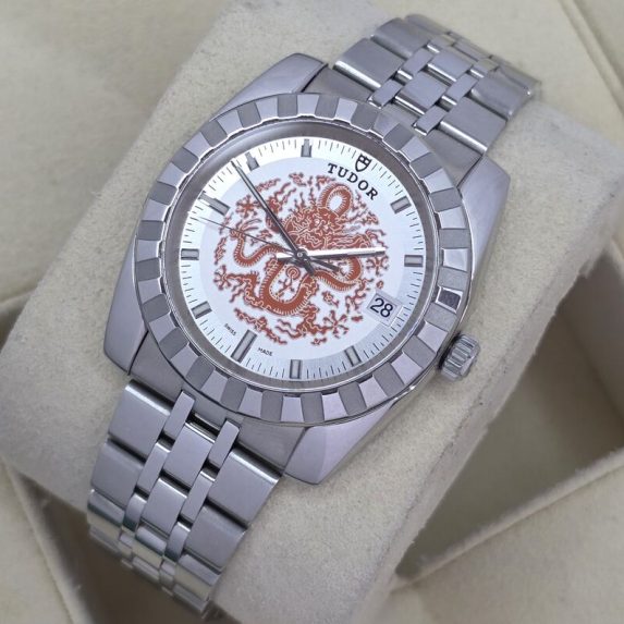 Tudor Classic Date 21010 Oriental Dragon