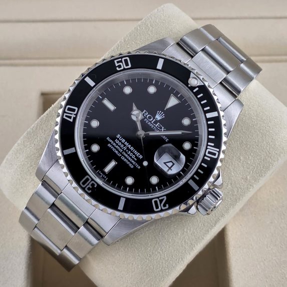 Rolex Submariner Date 16610 Swiss Only Dial