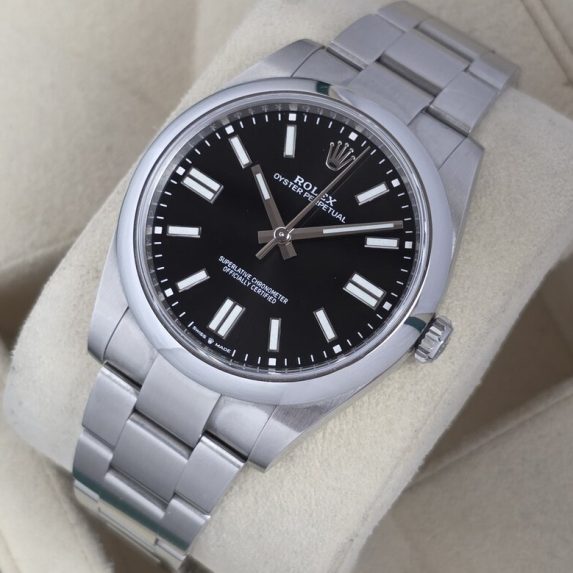 Rolex Oyster Perpetual 41 124300 Black Dial