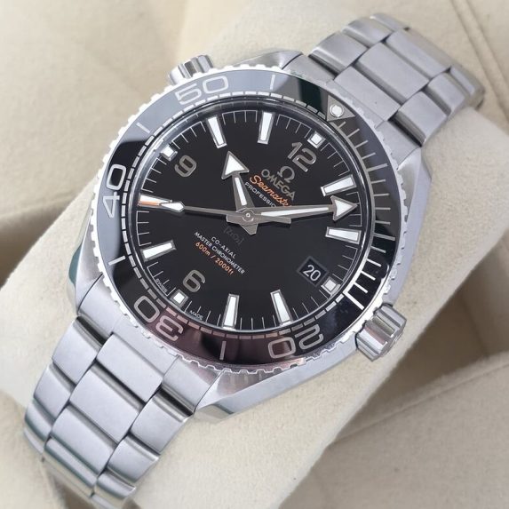 Omega Seamaster Planet Ocean 600M 215.30.44.21.01.001 2022