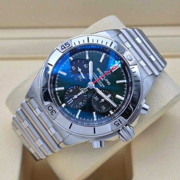 Breitling Chronomat B01 42MM Green Dial AB0134101L2S1