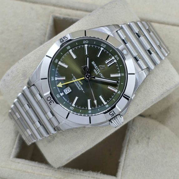 Breitling Chronomat GMT 40 'Giannis Antetokounmpo' Limited Edition